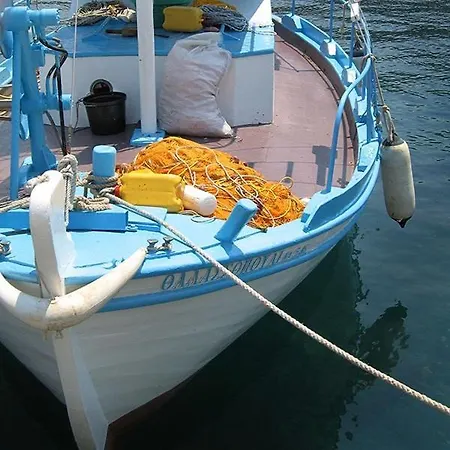Pelagos Bay Hotel מלון 3*