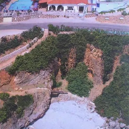 Pelagos Bay Hotel 凯法利尼亚