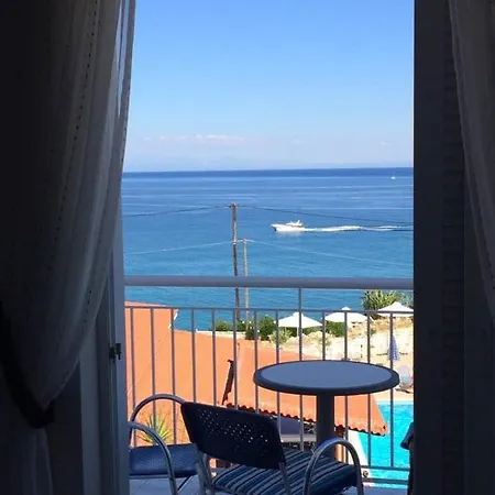 Pelagos Bay Hotel 凯法利尼亚