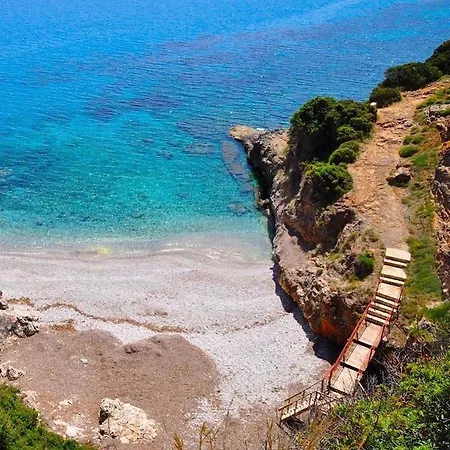 Pelagos Bay Hotel 凯法利尼亚