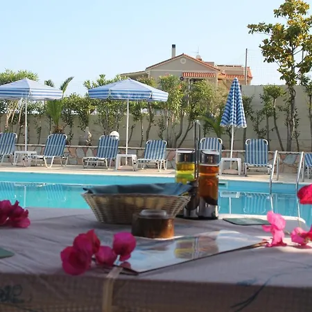 Pelagos Bay Hotel מלון 3*