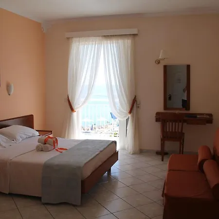 Pelagos Bay Hotel 凯法利尼亚