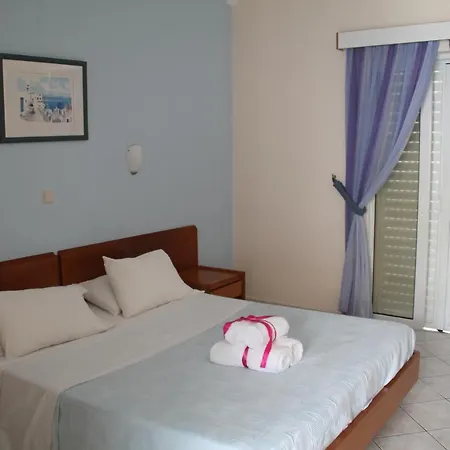 Pelagos Bay Hotel 酒店