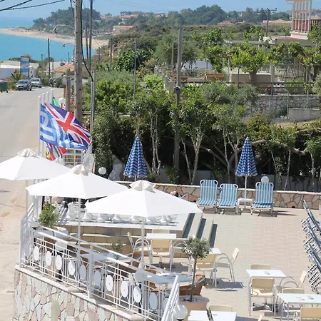Pelagos Bay Hotel מלון