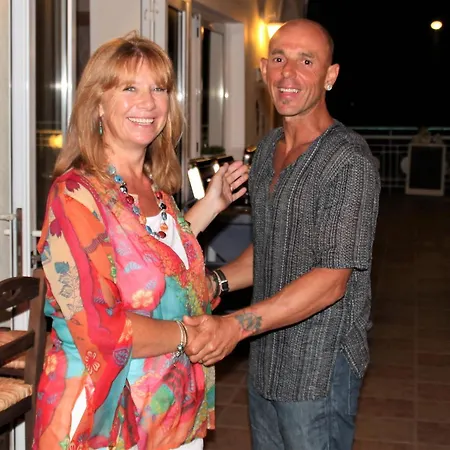 Pelagos Bay Hotel Hotell