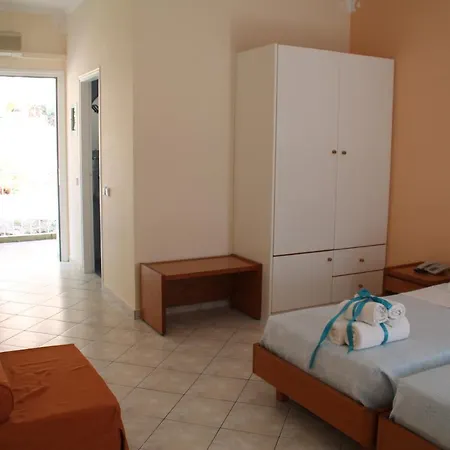 Pelagos Bay Hotel Hotel