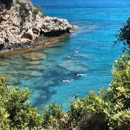Pelagos Bay Hotel Hotell