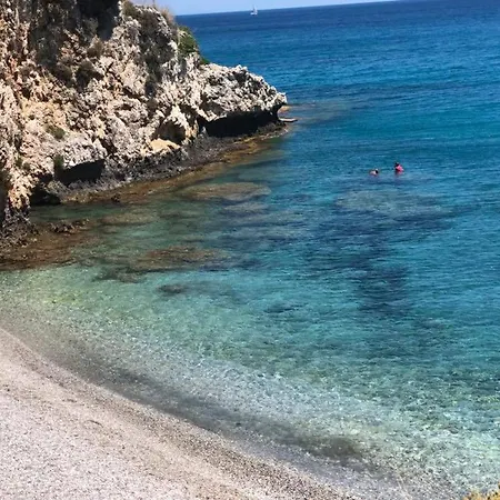 Pelagos Bay Hotel Hotell